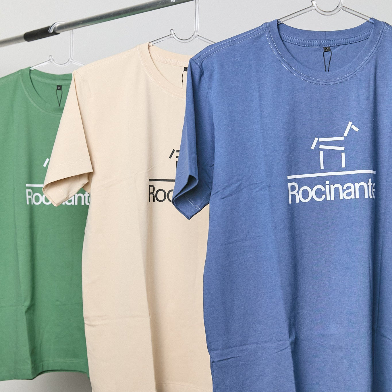 CAMISETA GRAVADORA ROCINANTE AZUL