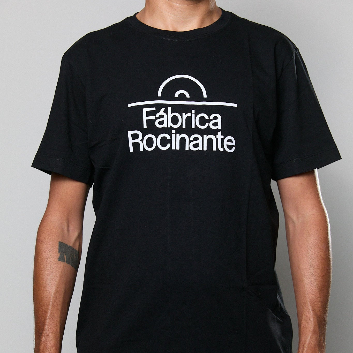 CAMISETA FÁBRICA ROCINANTE PRETA