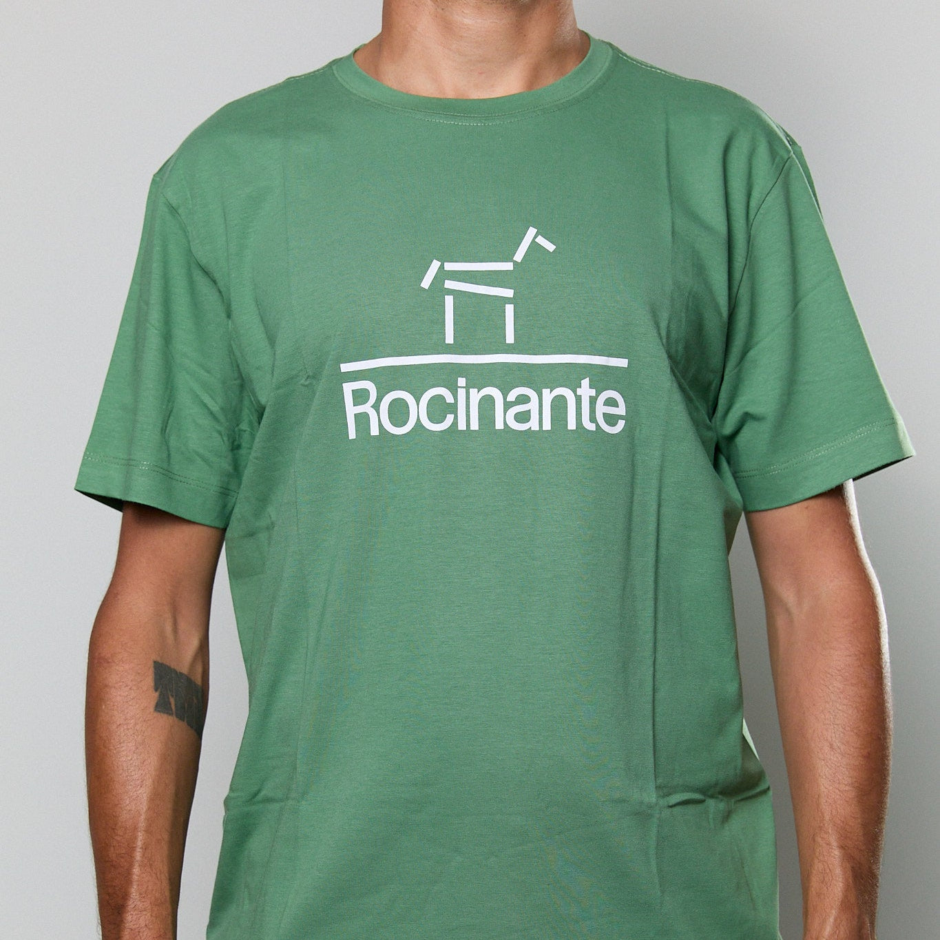 CAMISETA GRAVADORA ROCINANTE VERDE
