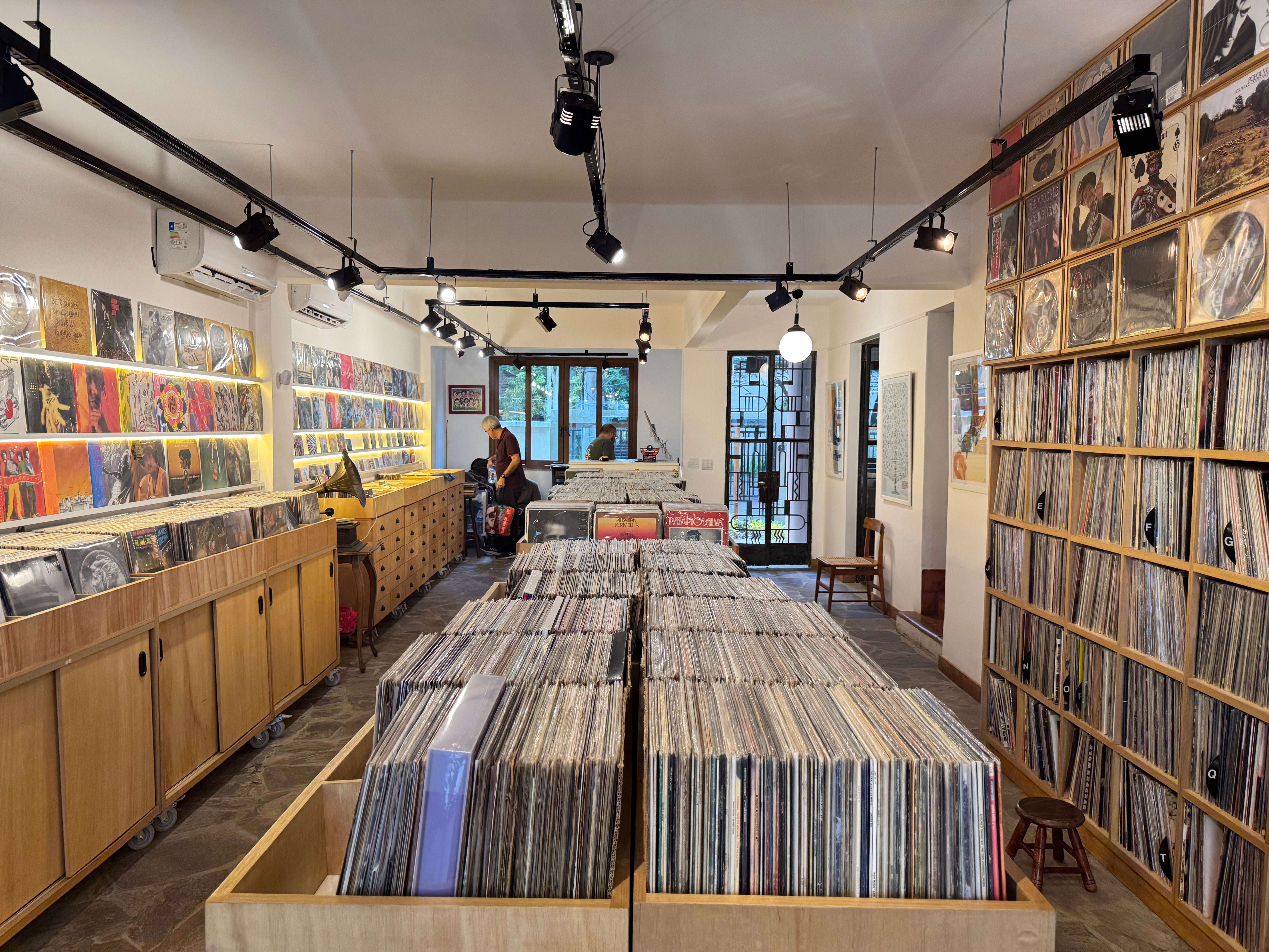 Tropicalia Discos
