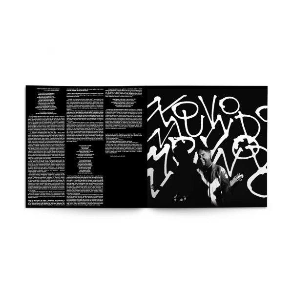 Encarte duplo do LP “Novo Mundo” de Arnaldo Antunes, em alta definição.