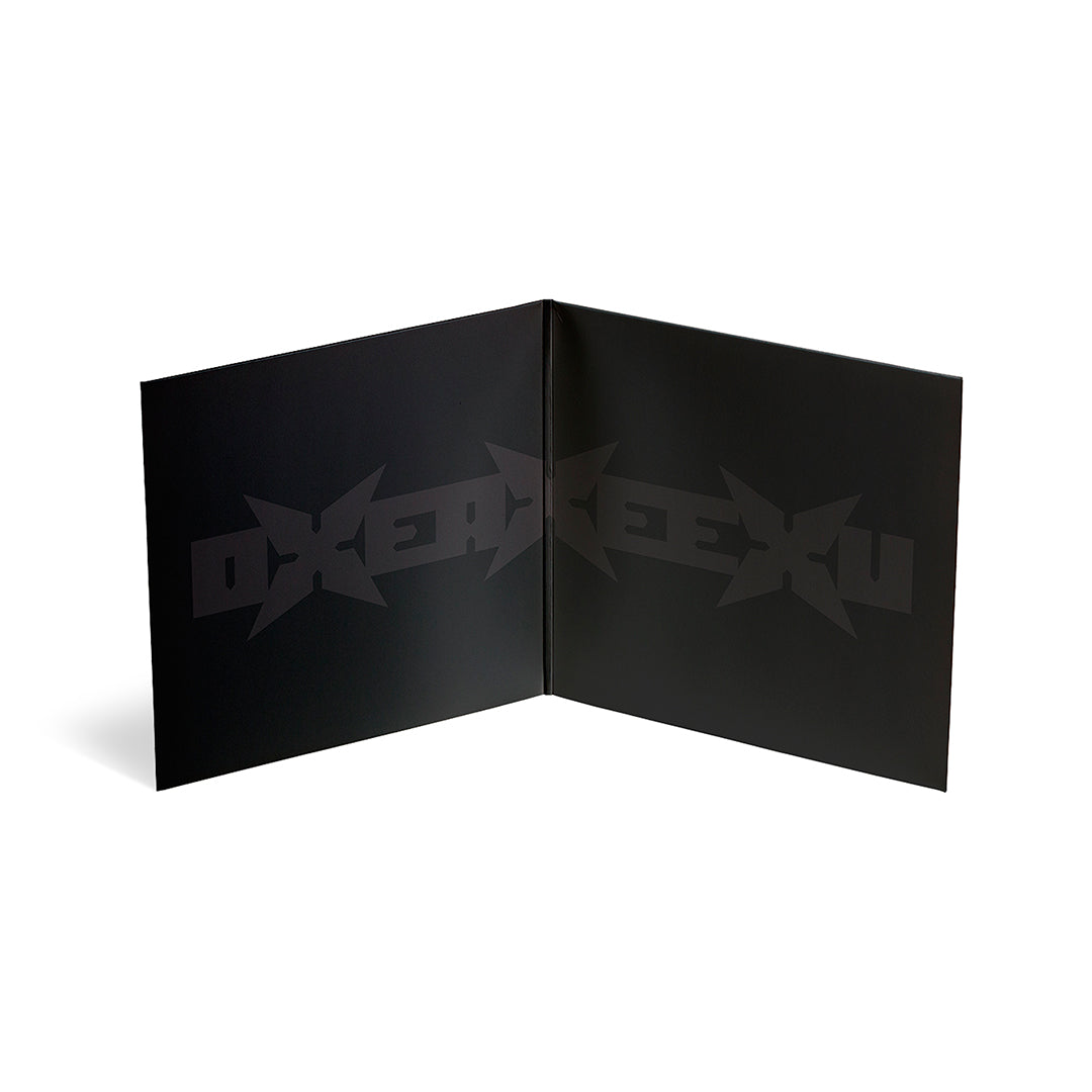 Capa gatefold aberta do álbum OXEAXEEXU da BaianaSystem (disco de vinil), exibindo as artes internas.