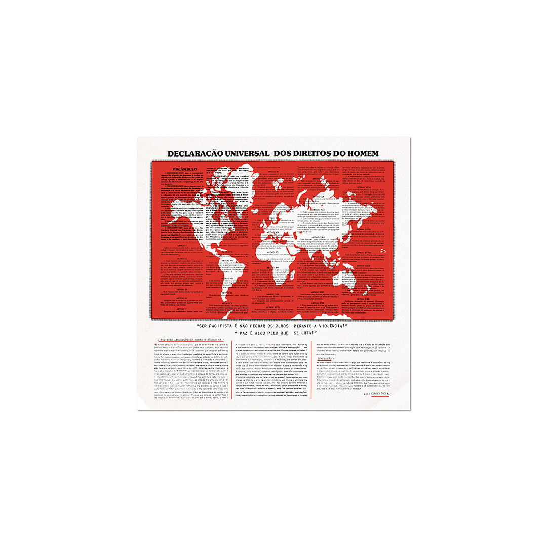 Encarte do álbum “Pela Paz em Todo Mundo” da banda Cólera em formato disco de vinil, com reprodução da Declaração Universal dos Direitos do Homem, mapa-múndi em vermelho e conteúdo textual informativo sobre direitos humanos e paz mundial (disco de vinil).