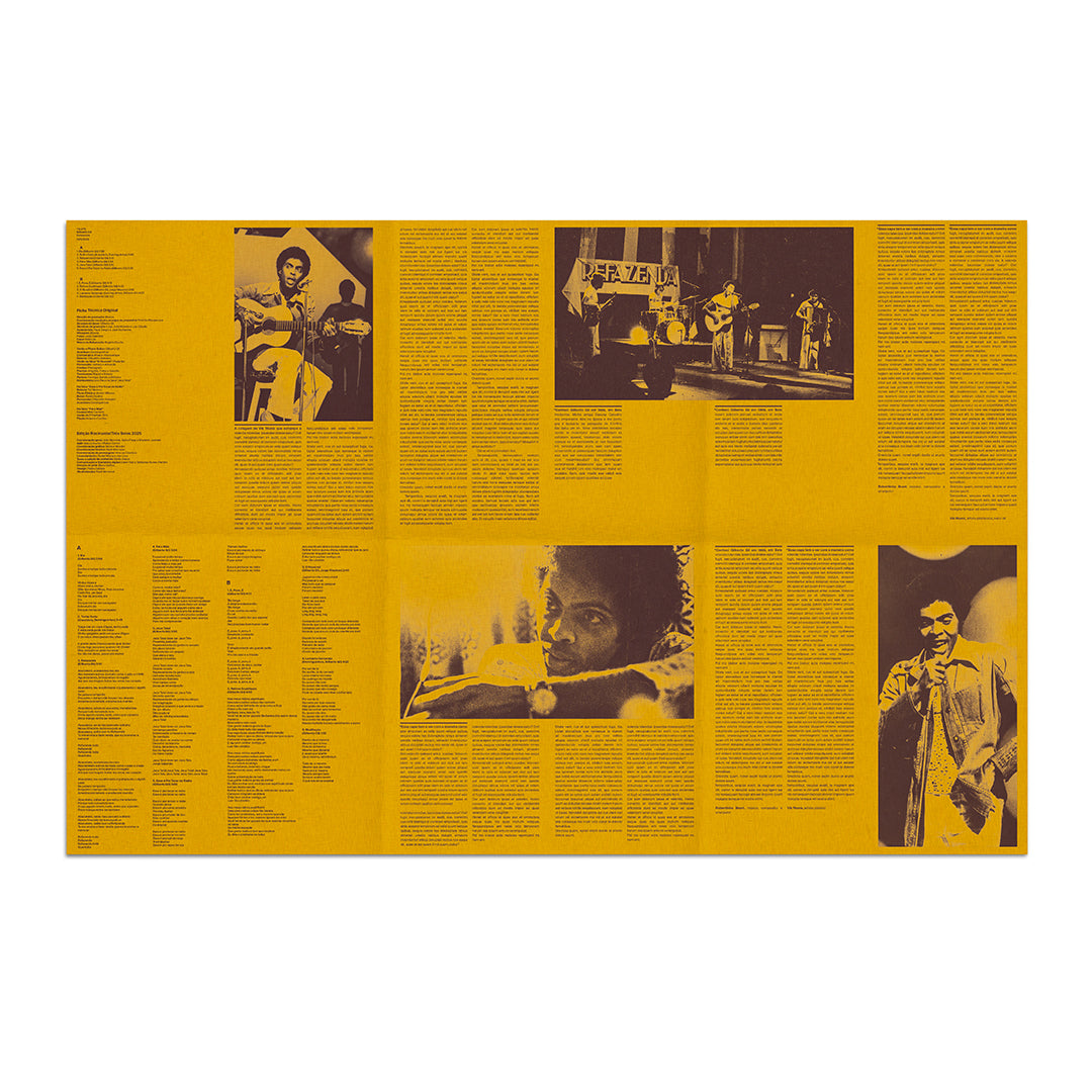 Material gráfico aberto da edição de Refazenda, com fundo amarelo e textos distribuídos em colunas. A composição reúne fotografias de Gilberto Gil em diferentes momentos, incluindo apresentações ao vivo e retratos do artista.