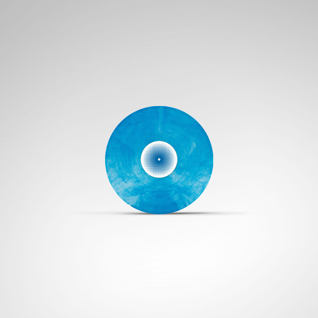 Disco de vinil azul marmorizado do álbum Iyá Agbá Siré: O Poder do Sagrado Feminino, com selo central branco e azul em padrão gráfico pontilhado (disco de vinil).