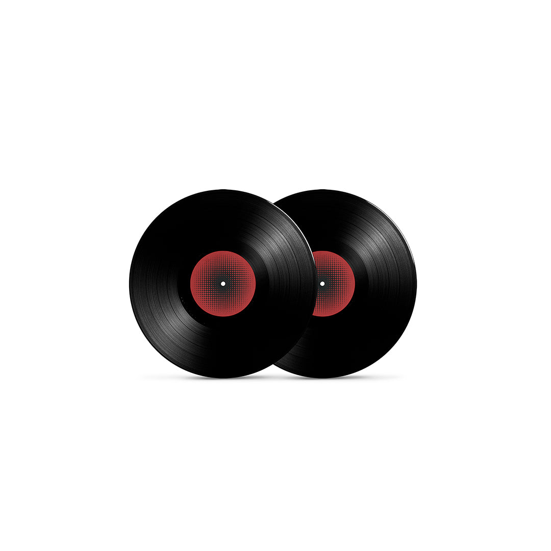 Dois discos de vinil pretos da edição 2LP de Letieres Leite & Orkestra Rumpilezz com rótulos centrais vermelhos e padrão gráfico de pontos (disco de vinil).