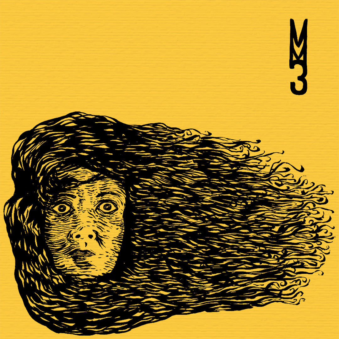 Capa do álbum "MM3", da banda Metá Metá. A arte apresenta fundo amarelo-ouro texturizado com a xilogravura preta de um rosto expressivo com longos cabelos ao vento, que se estendem horizontalmente para o lado direito. No canto superior direito, há um símbolo estilizado em linhas pretas formando as letras da sigla do grupo.