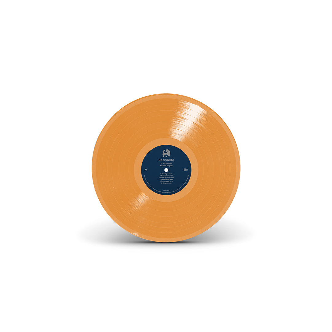 Disco de vinil laranja translúcido com rótulo central azul da Rocinante.