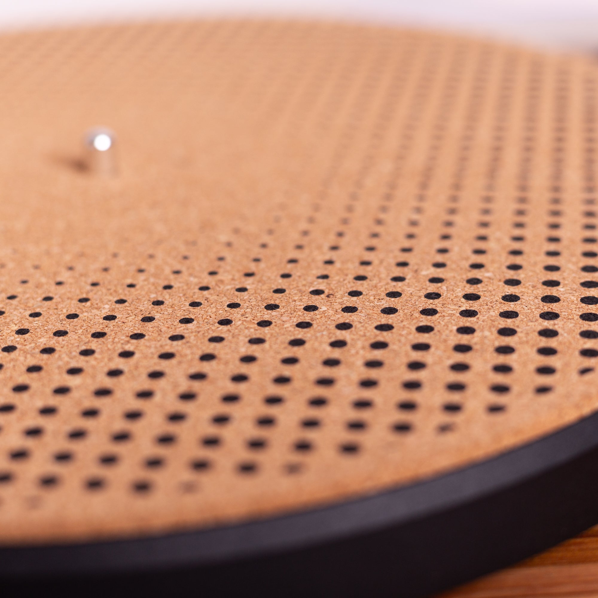 Detalhes do tapete de cortiça sintética pontilhado (sem logo) do toca-discos de vinil Três Selos Rocinante.